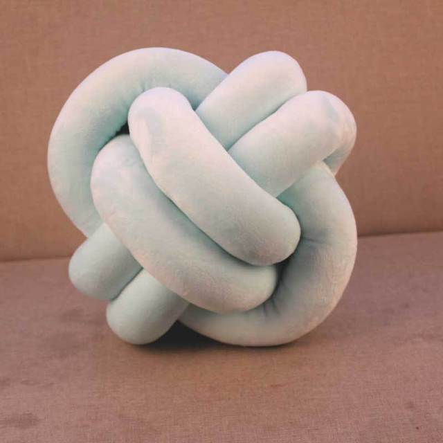 Knotted Plush Ball Design Round Throw Pillow – Soft, Cuddly & Modern Home Decor Cushion