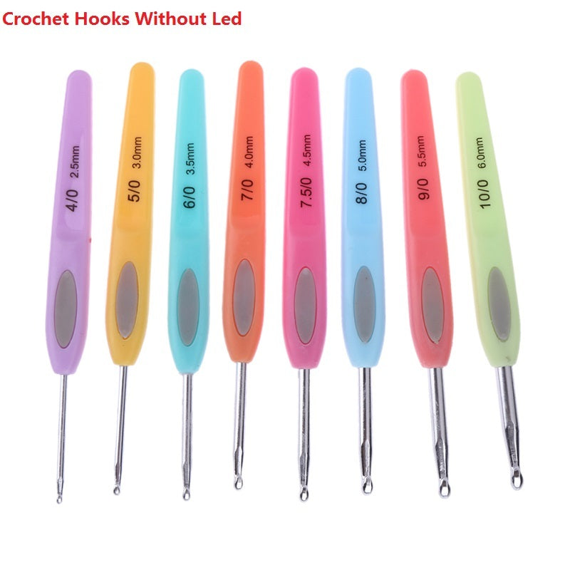 8pcs LED Crochet Hook Set – Multicolor Knitting Needles with Plastic Handle 2.5–6mm
